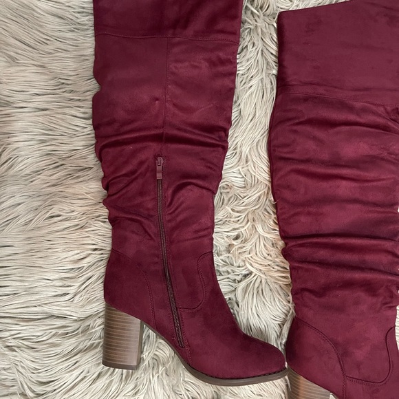 Knee High boots - Picture 2 of 4